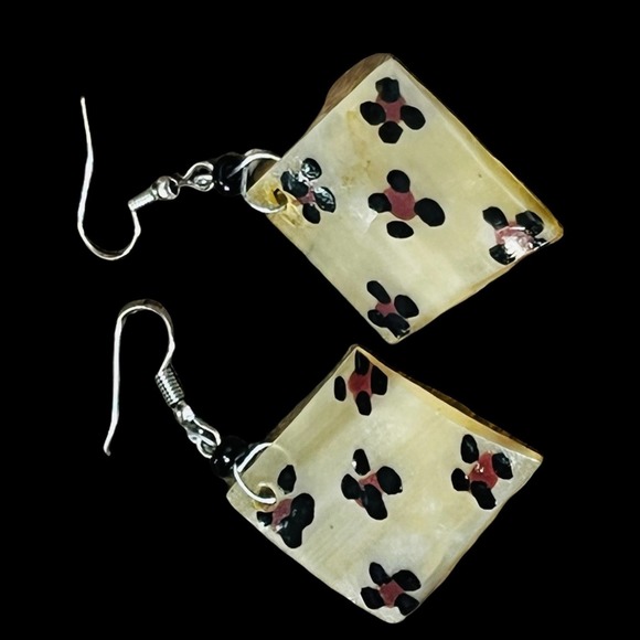 Handcrafted horn earrings, made in Africa. Benefits charity. - Picture 8 of 11